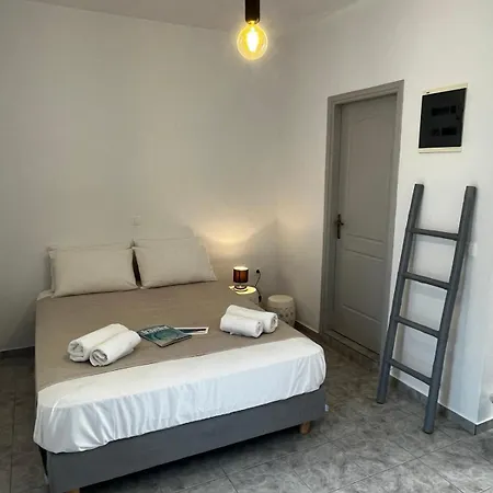 Tolakis Apartament *