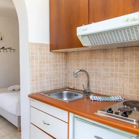 Apartament Tolakis *